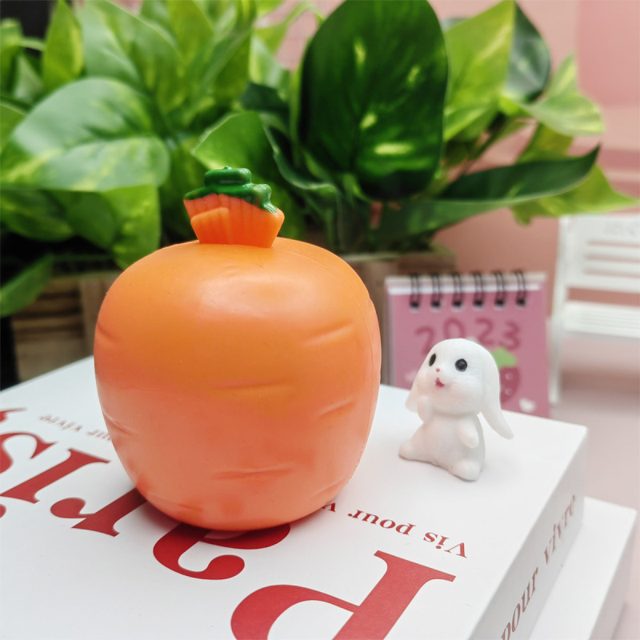 Chubby Carrot Slow-Rise Squishy