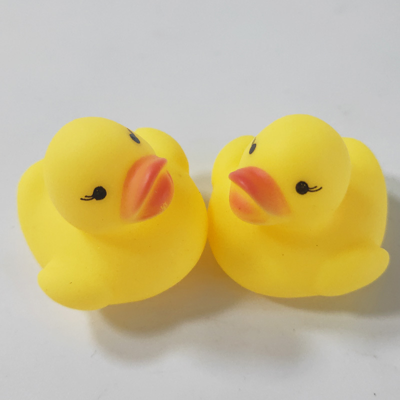 Wind-Up Swimming Duck Bath Toy โ photo 2