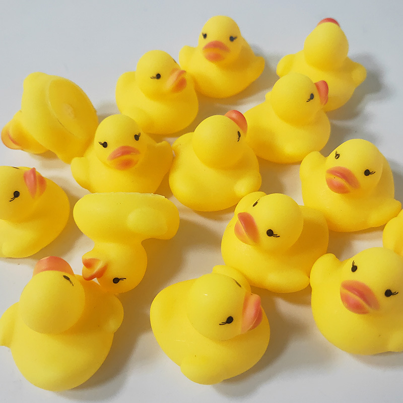 Wind-Up Swimming Duck Bath Toy โ photo 4