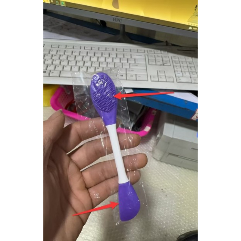 Dual-Ended Silicone Face Mask & Cleansing Brush โ photo 2