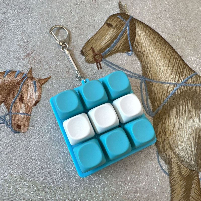 9-Key Keyboard Clicker Keychain Fidget