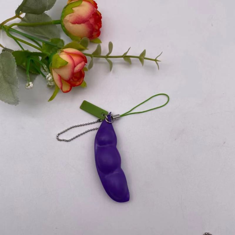 Squeeze-a-Bean Edamame Pea Pod Keychain