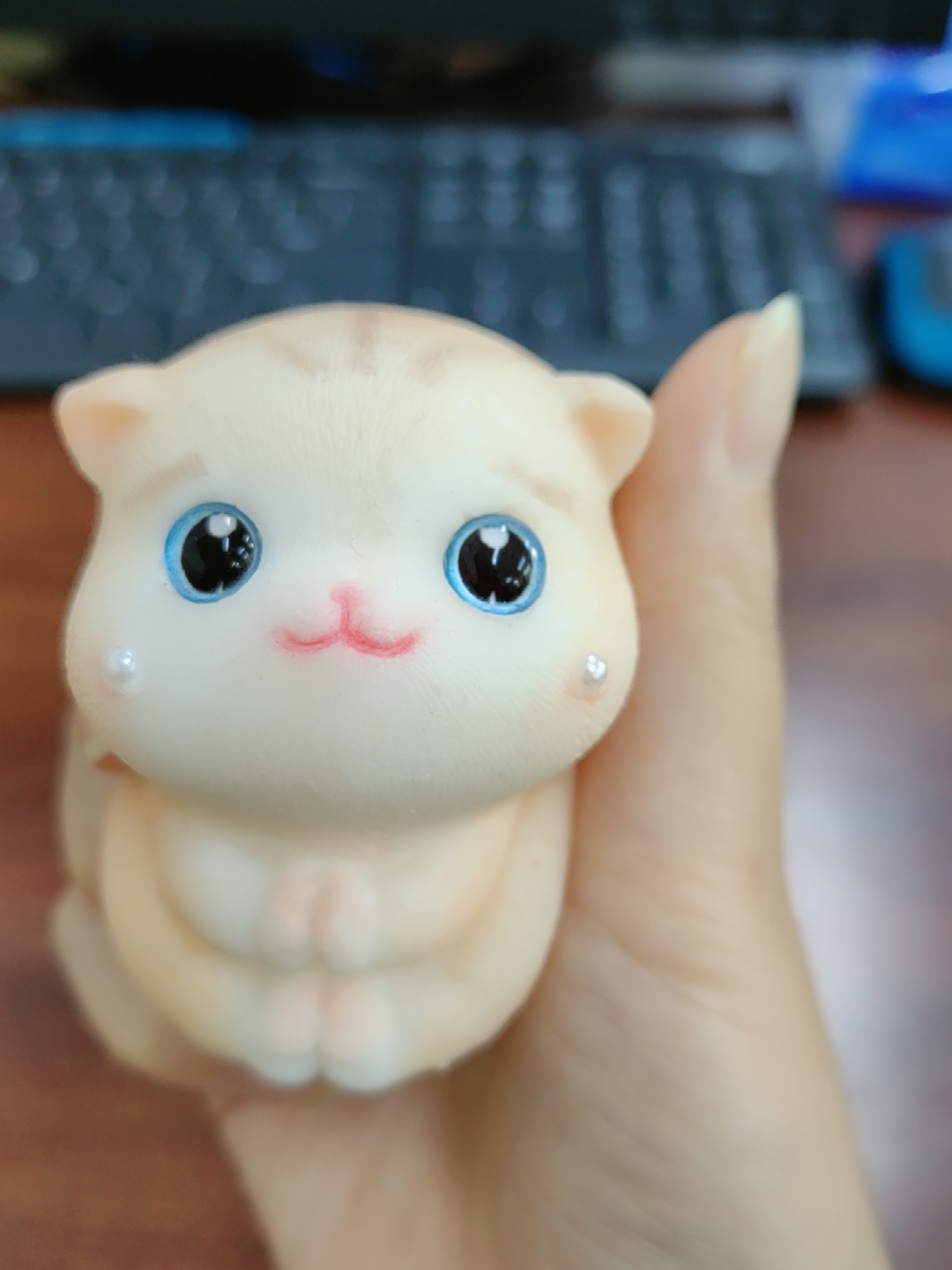 Teary-Eyed Fuzzy Kitten Squishy — photo 4