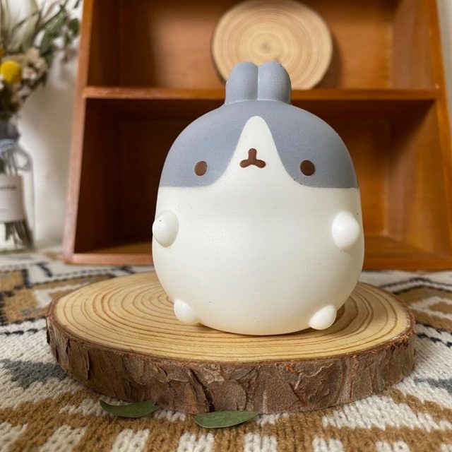 Gray-Eared Bunny Slow-Rise Squishy