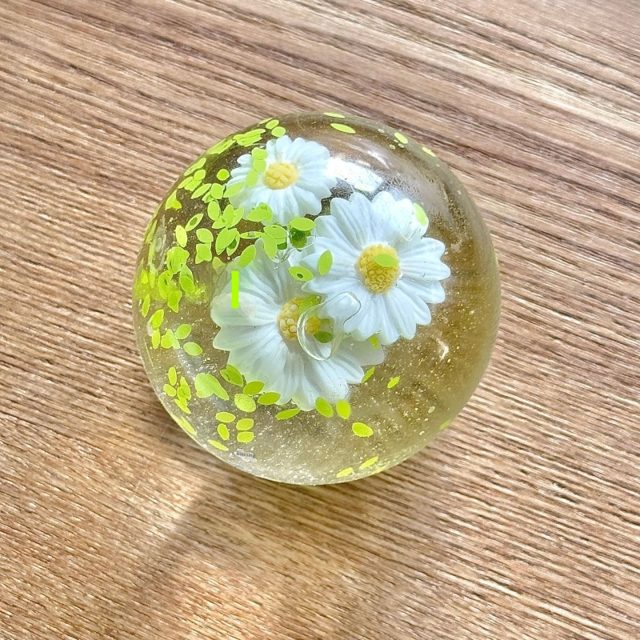 Daisy Bloom Resin Paperweight Orb