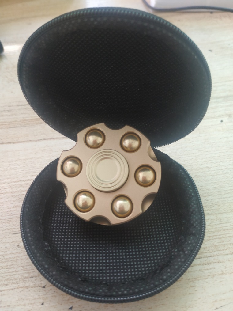 Revolver Cylinder Spinning Fidget Toy — photo 3