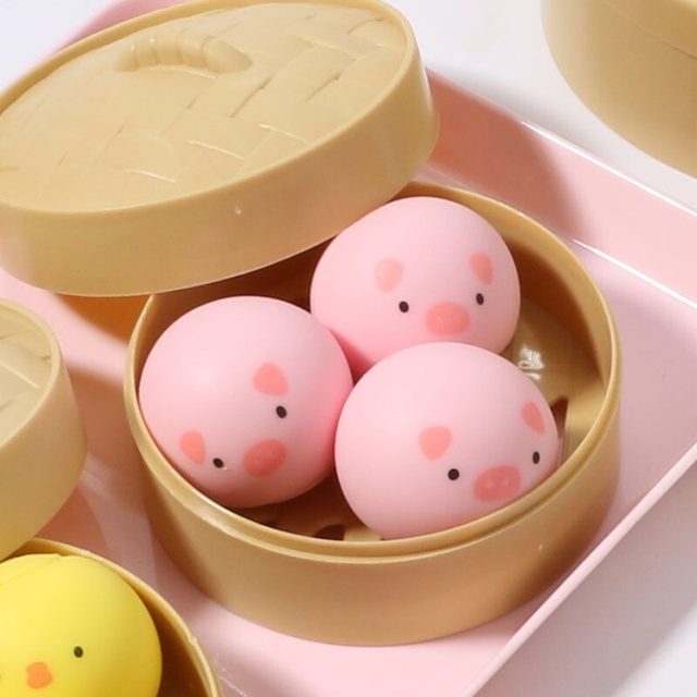 Piggy Bao Bun Squishies in Steamer