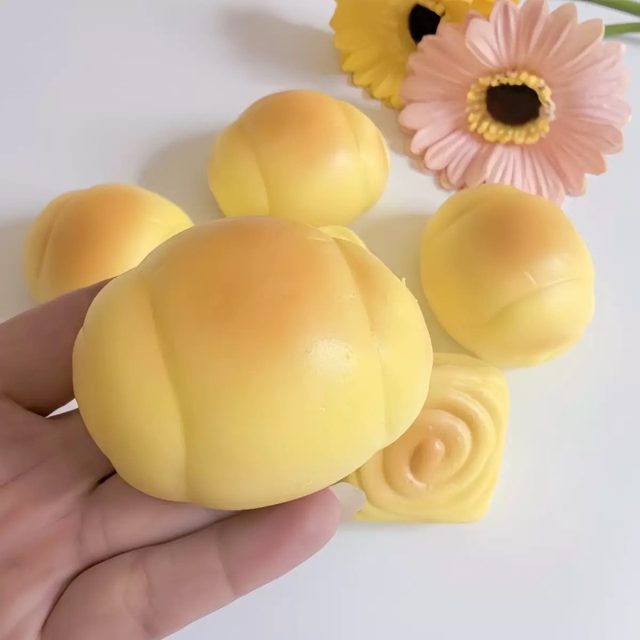 Custard Swirl Square Bun Squishy