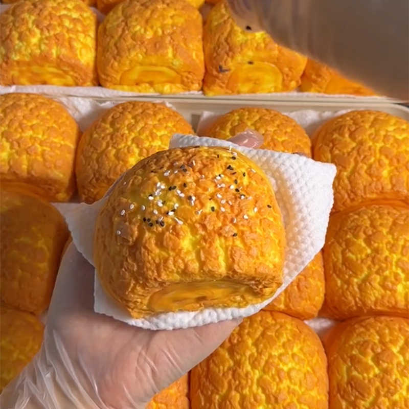Custard Pineapple Bun Squishy โ photo 2