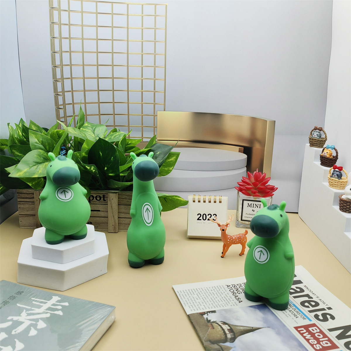 Stretchy Green Pony Squeeze Toy โ photo 3