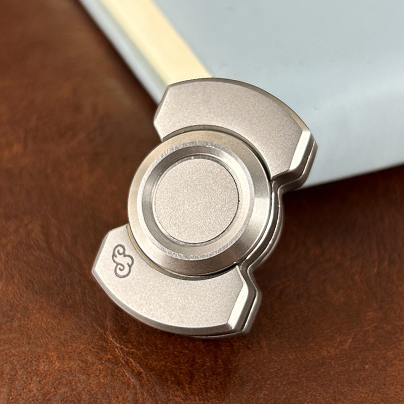 Metal Two-Wing Fingertip Spinner Fidget