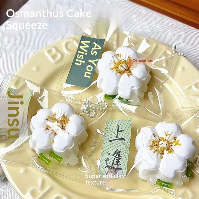 White Blossom Osmanthus Cake Squishy